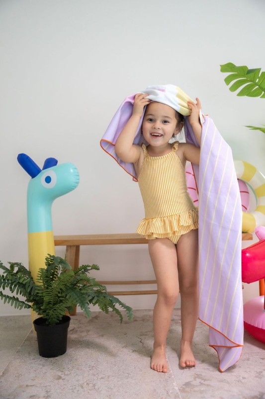 174066-5425031174066-QUUT-Dwustronny-ręcznik-plażowy-PlayTowels-M-140-70-cm-Hopscotch- (8).jpg