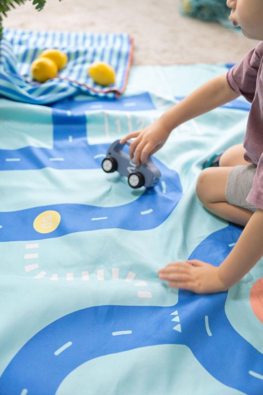 174141-5425031174141-QUUT-Dwustronny-ręcznik-plażowy-PlayTowels-L-180-100-cm-Road- (5).jpg