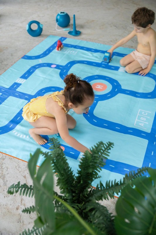 174189-5425031174189-QUUT-Dwustronny-ręcznik-plażowy-PlayTowels-XL-180-180-cm-Road- (8).jpg