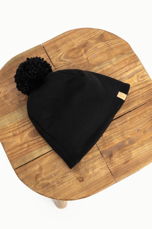 piu-di-me-beanie-black-black-pompon-polkabubu-1.jpg