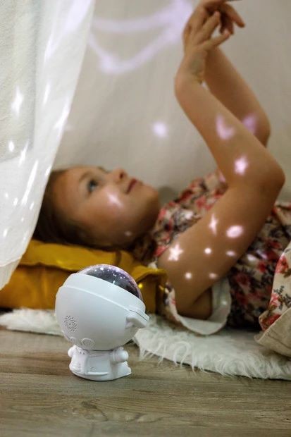 innogio-projektor-astronauta-polkabubu-9.jpg