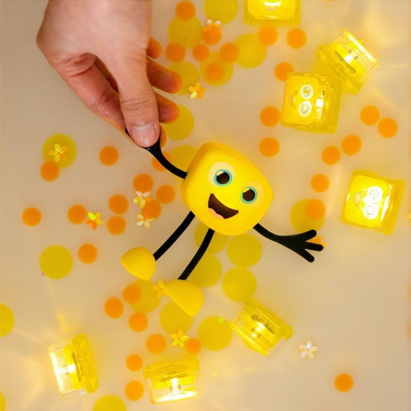 Glo-Pals-Postac-do-kapieli-Alex-zestaw-z-dwiema-kostkami-polkabubu-2.jpg