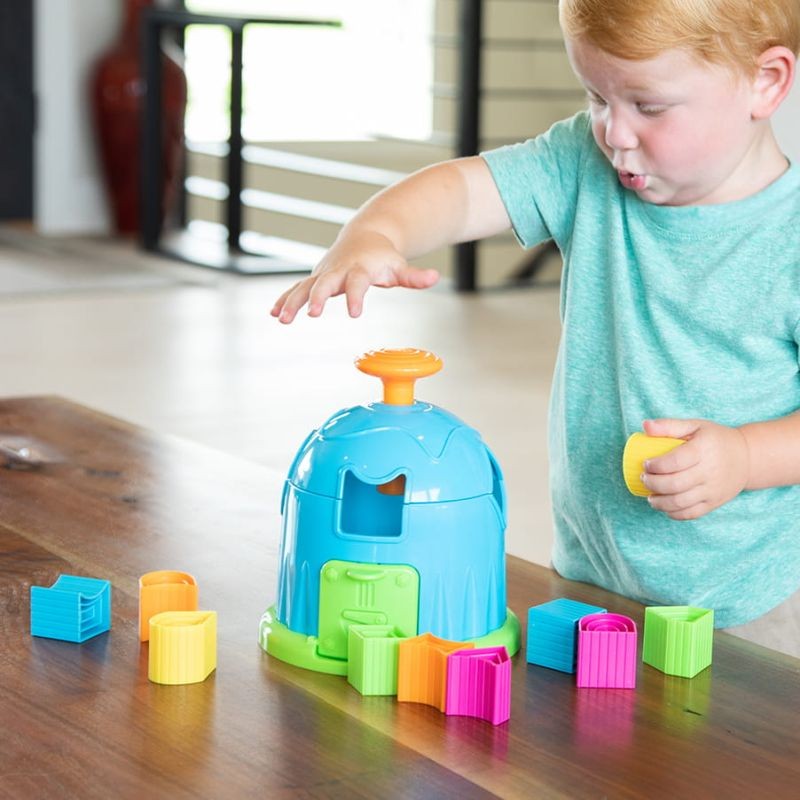 fat-brain-toys-shape-factory-polkabubu-3.jpg