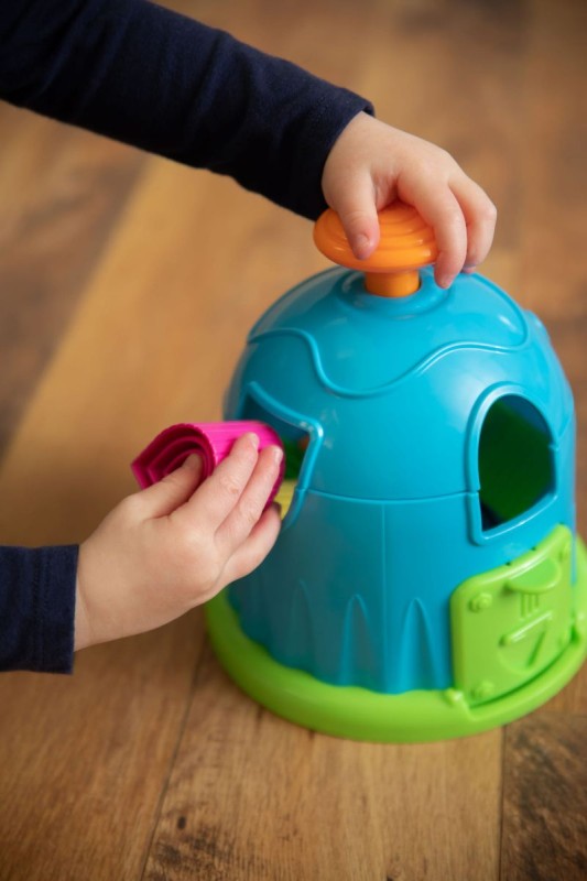 fat-brain-toys-shape-factory-polkabubu-12.jpg