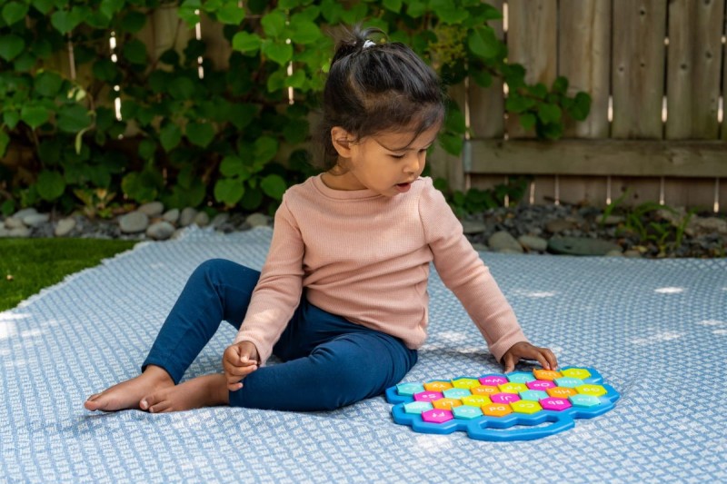 fat-brain-toys-flipsee-polkabubu-5.jpg
