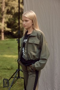 Bluza krótka KHAKI z kieszeniami