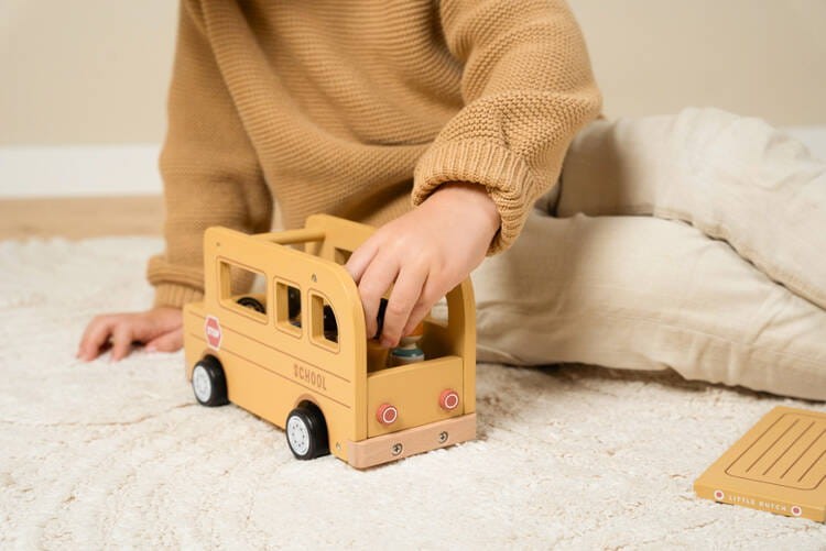 Little-Dutch-Szkolny-autobus-FSC-LD8023-polkabubu-3.jpg